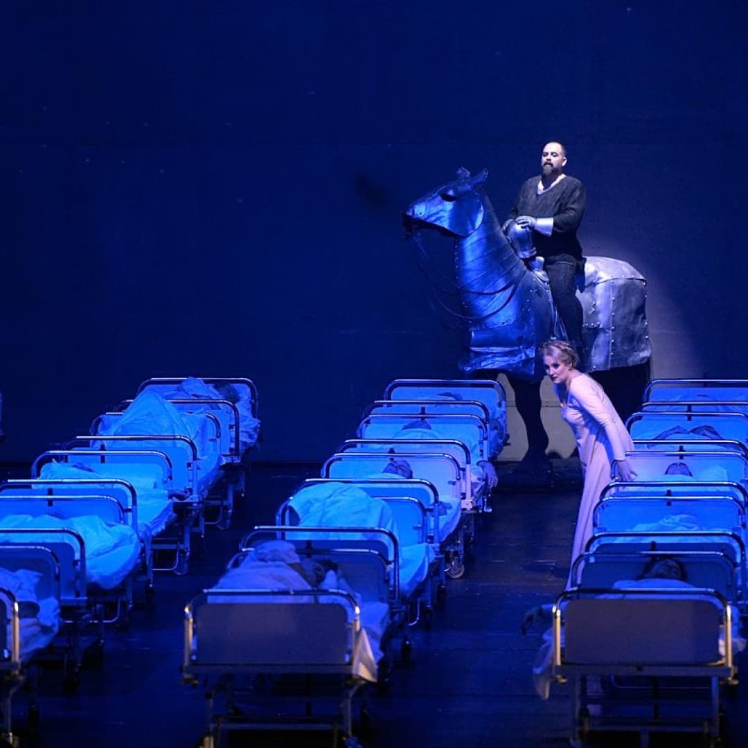 Markus Brück as Wolfram, Emma Bell as Elisabeth
Bettina Stöß