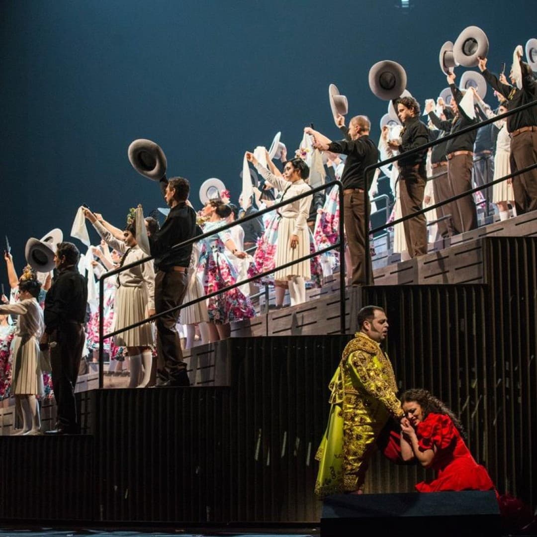 Chorus of the Deutsche Oper Berlin, Markus Brück as Escamillo
Marcus Lieberenz