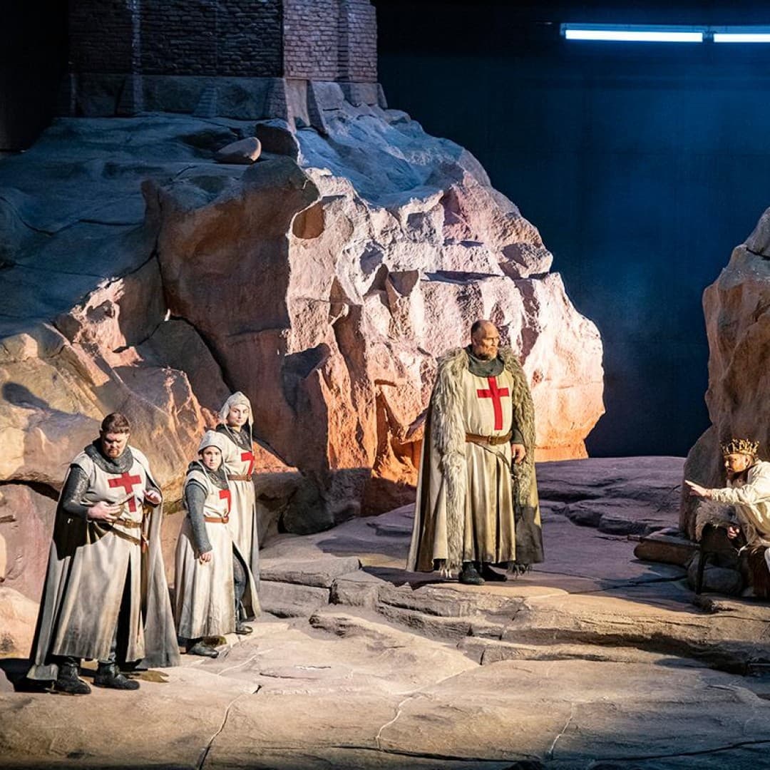 Patrick Cook as 1st Knight of the Grail, Byung Gil Kim as 2nd Knight of the Grail, Valeriia Savinskaia as 1st Squire, Rebecca Jo Loeb as 2nd Squire, Stephen Milling as Gurnemanz, Noel Bouley as Amfortas
Bettina Stöß