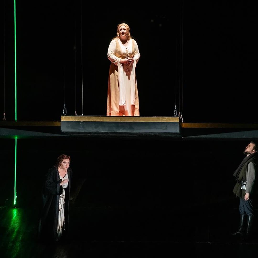 Jennifer Davis as Elsa, Yulia Matochkina as Ortrud, Jordan Shanahan as Telramund
Bettina Stöß