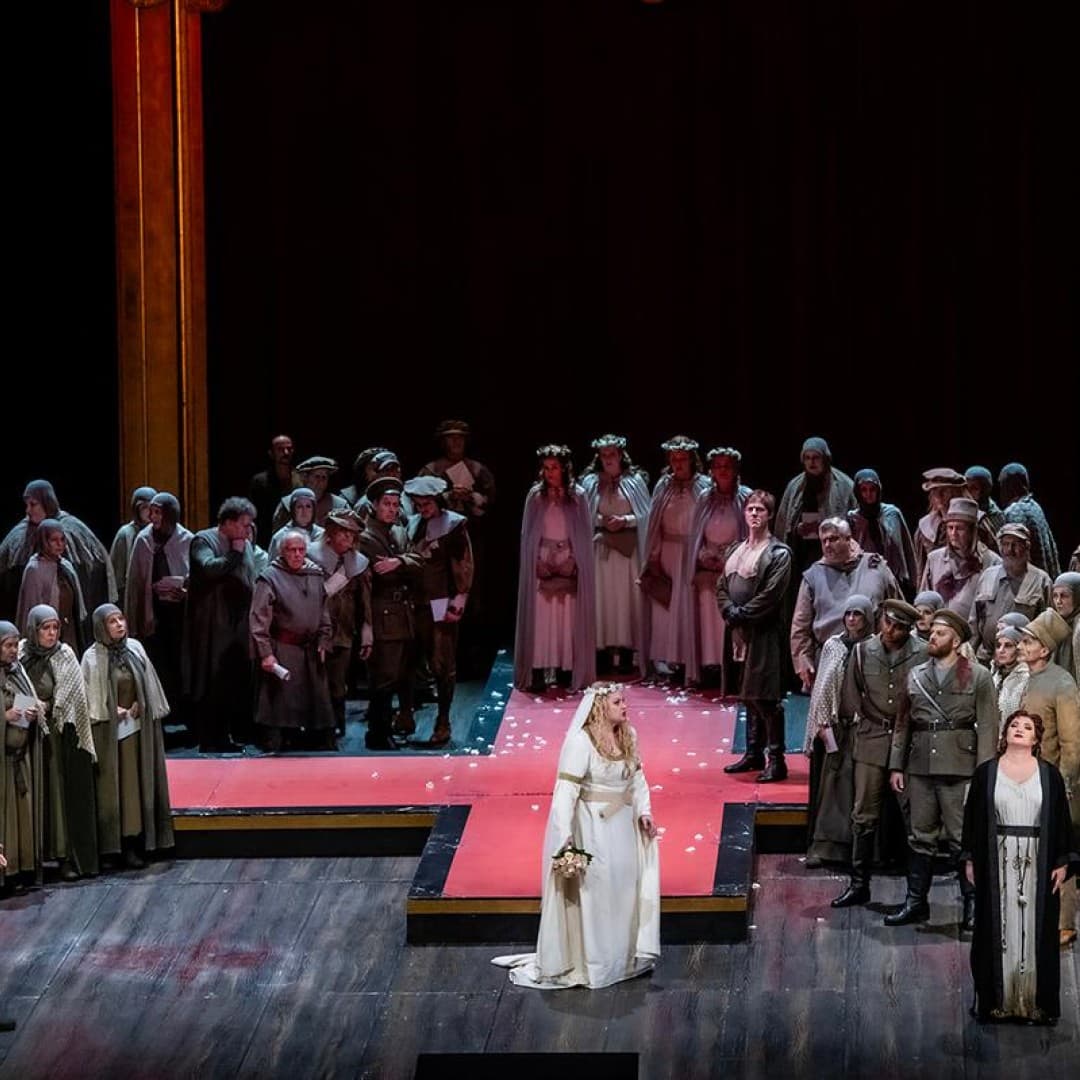 Jennifer Davis as Elsa, Yulia Matochkina as Ortrud
Bettina Stöß