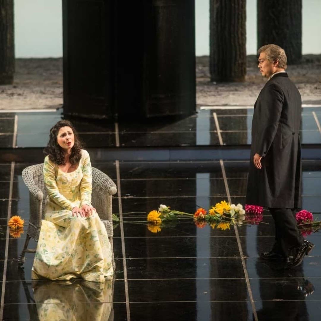 Elena Tsallagova as Violetta Valéry, Dong-Hwan Lee as Giorgio Germont