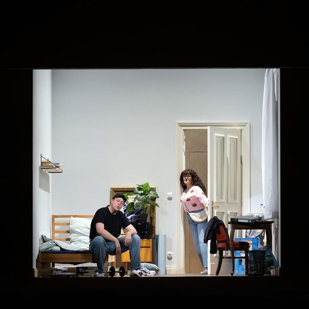 Thomas Blondelle as Lummer, Lilt Davtyan as Resi
Monika Rittershaus