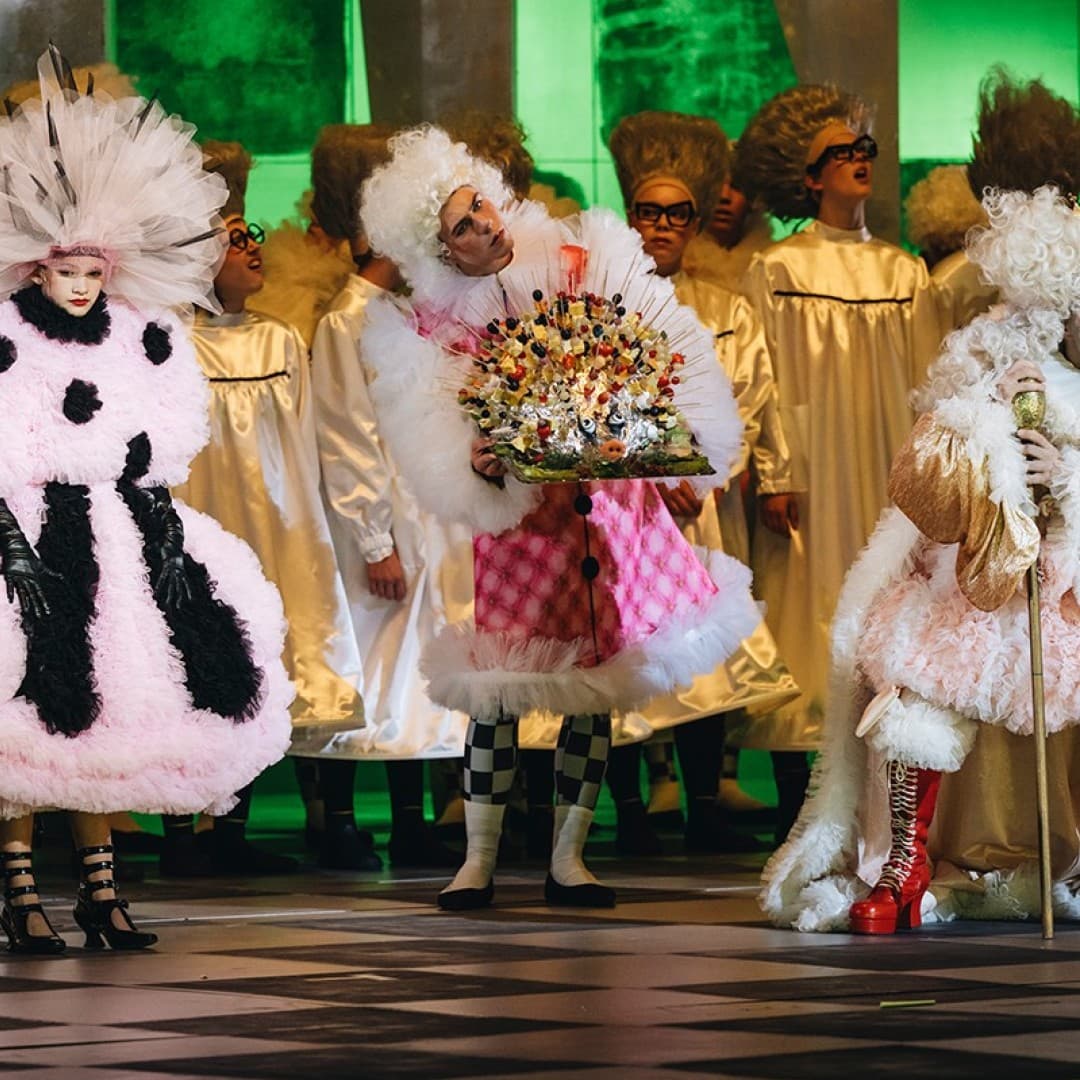 Milla Luisa Dell' Anna as Princess Scharada, Philipp Jekal as King Zephalus
Nancy Jesse