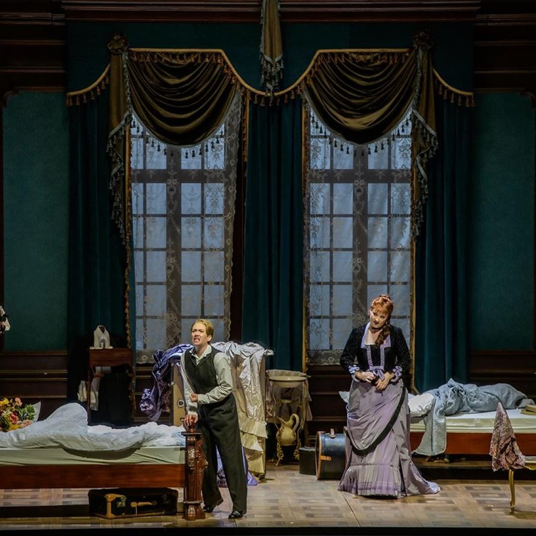 Jennifer Davis as Arabella, Heidi Stober as Zdenka
Bettina Stöß
