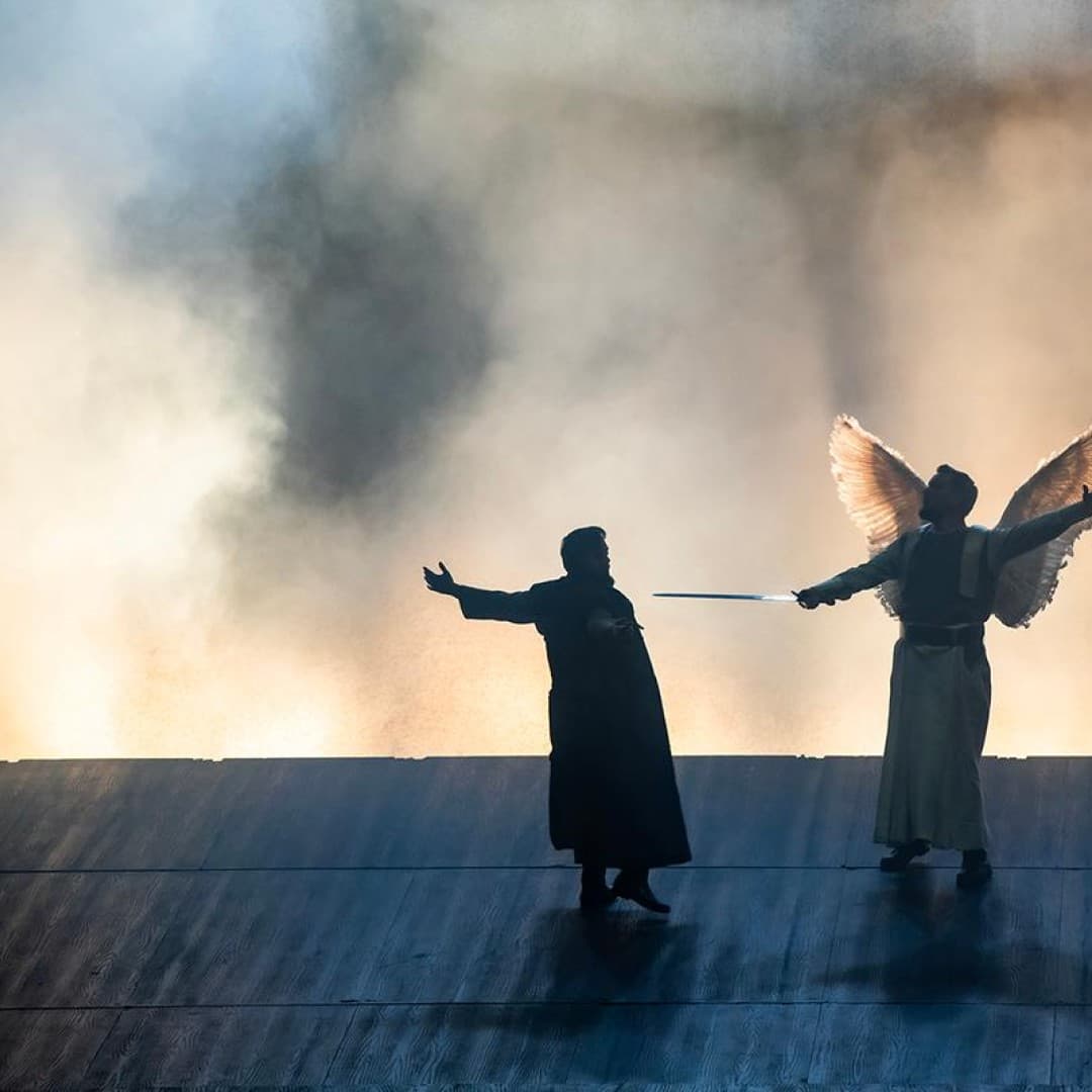 David Butt Philip as Lohengrin, Jordan Shanahan as Telramund
Bettina Stöß