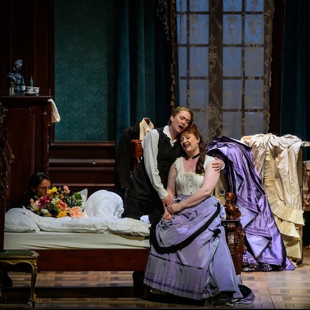 Heidi Stober as Zdenka, Jennifer Davis as Arabella
Bettina Stöß