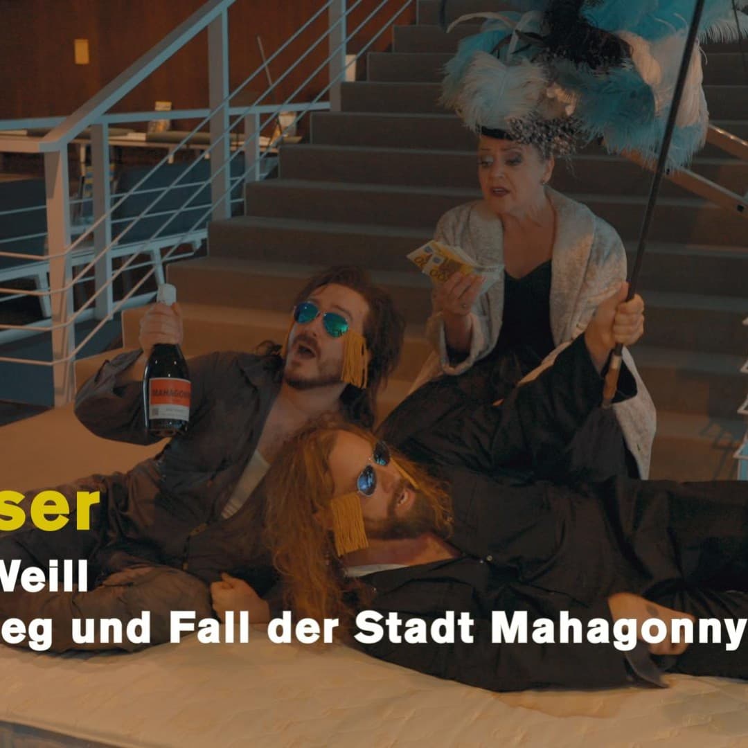Evelyn Herlitzius as Leokadja Begbick, Thomas Cilluffo as Fatty, Robert Gleadow as Trinity Moses
Ruth Tromboukis
