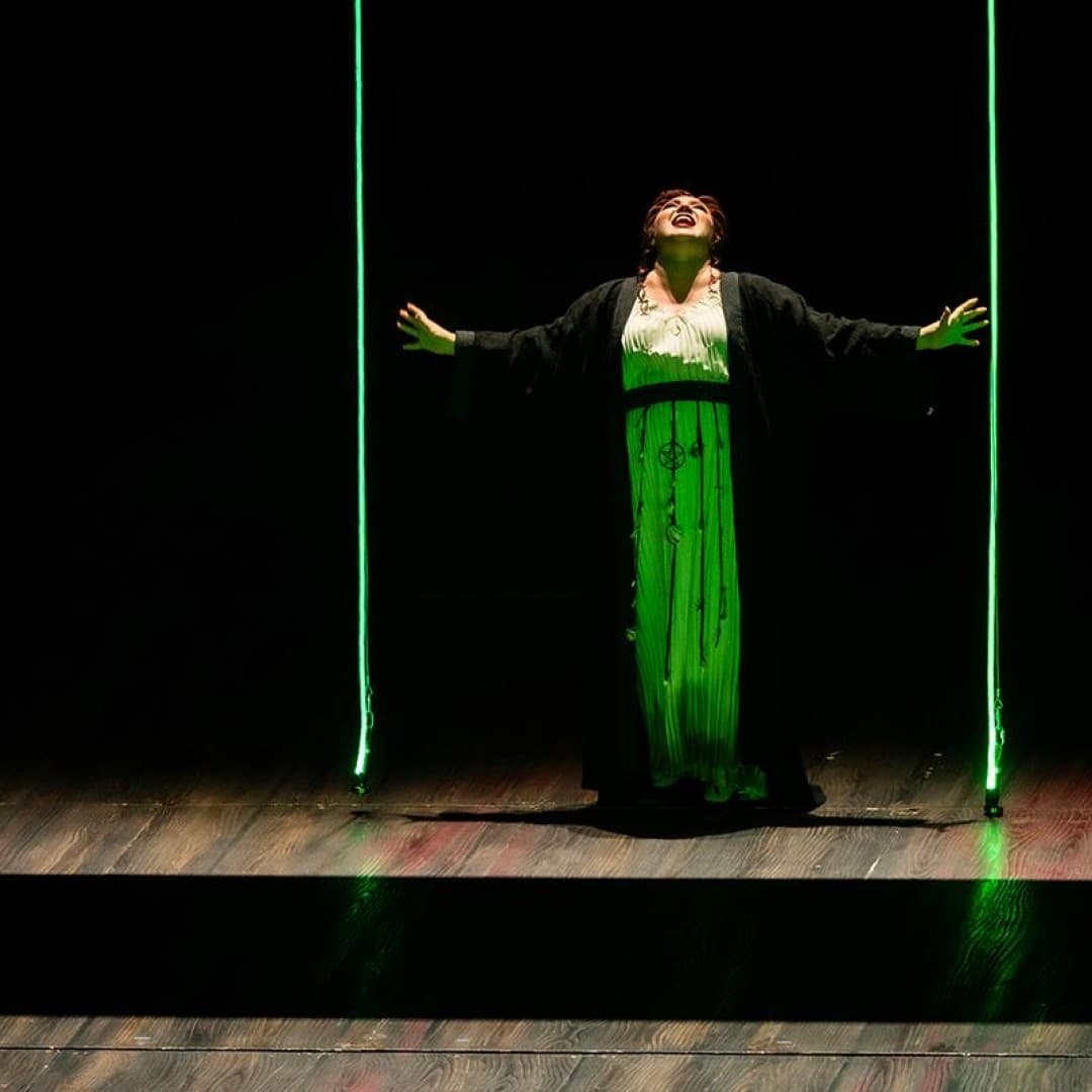 Yulia Matochkina as Ortrud
Bettina Stöß