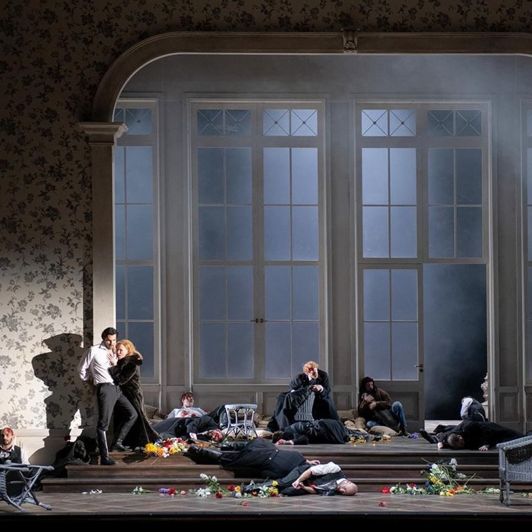 Jonathan Tetelman as Paolo il Bello, Sara Jakubiak as Francesca et al.
Monika Rittershaus