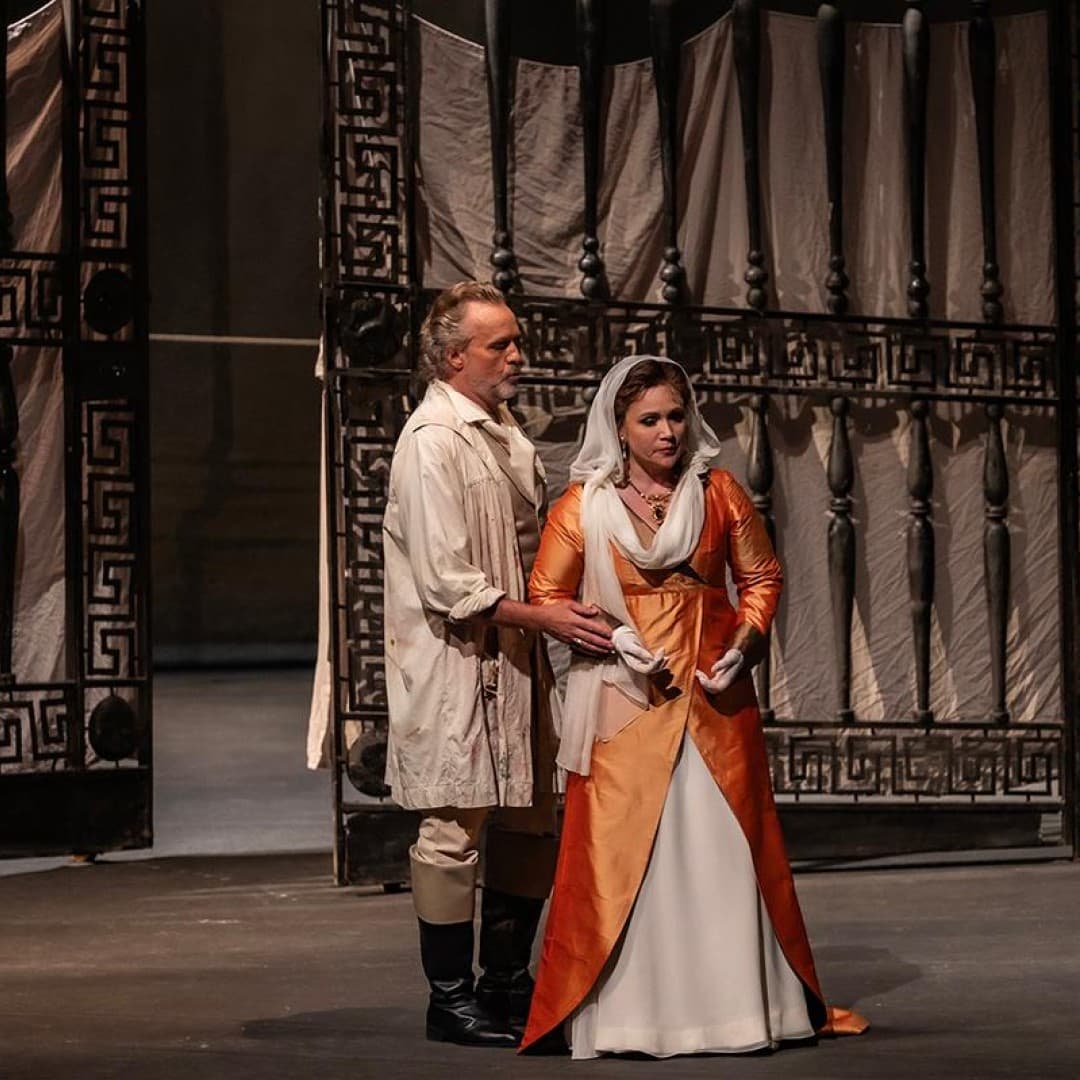 Carmen Giannattasio as Tosca, Martin Muehle as Mario Cavaradossi