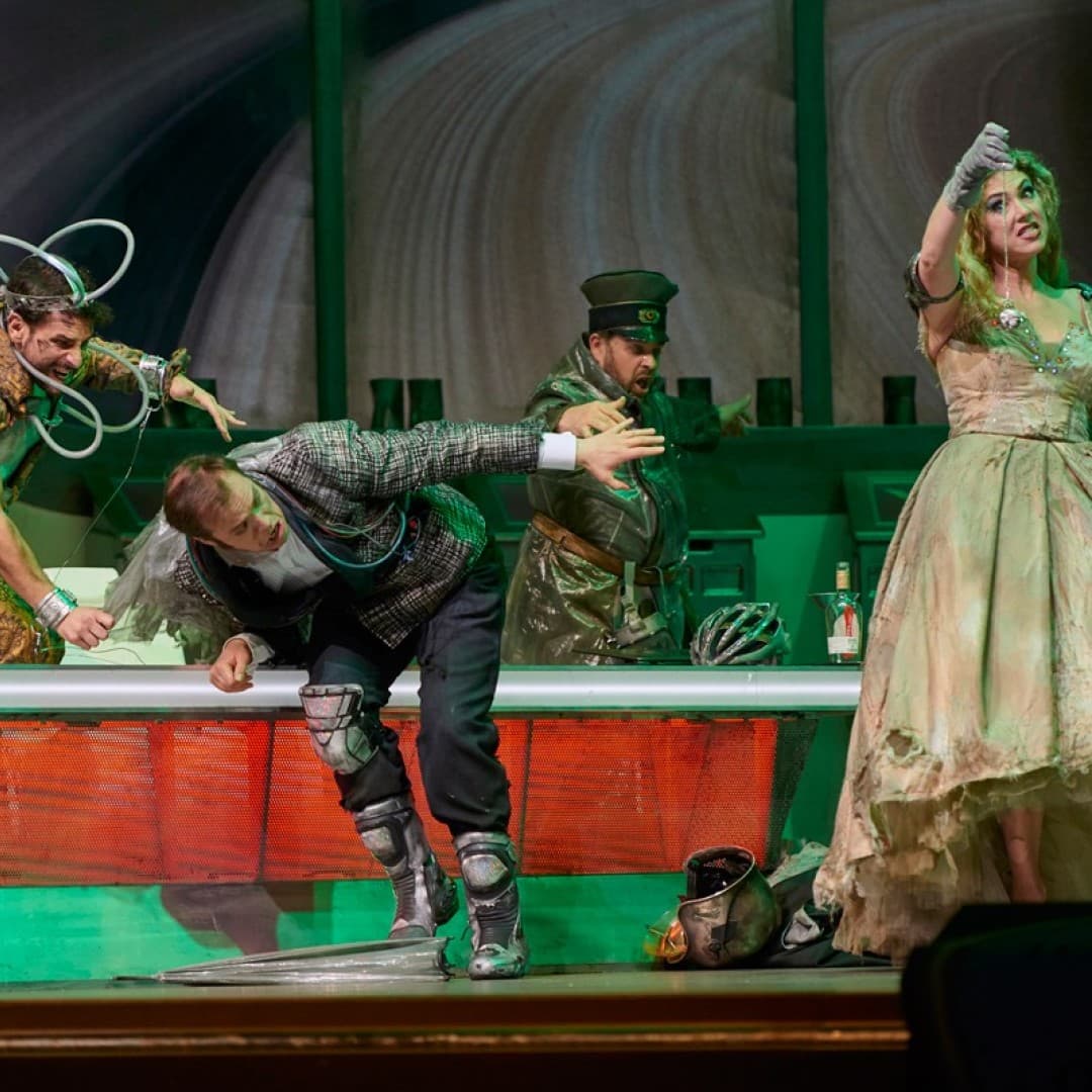 Enea Scala as Alfred, Thomas Blondelle as Gabriel von Eisenstein, Markus Brück as Frank, Annette Dasch as Rosalinde
Thomas M. Jauk