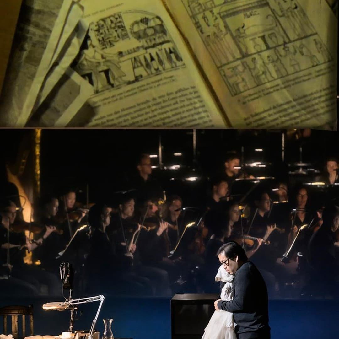 SeokJong Baek as Radames
Bettina Stöß