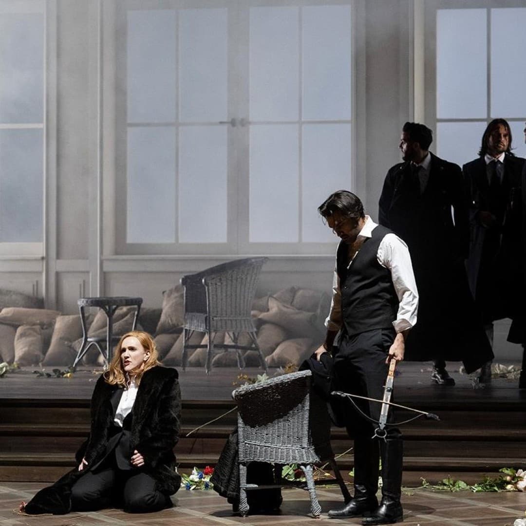 Jonathan Tetelman as Paolo il Bello, Sara Jakubiak as Francesca et al.
Monika Rittershaus