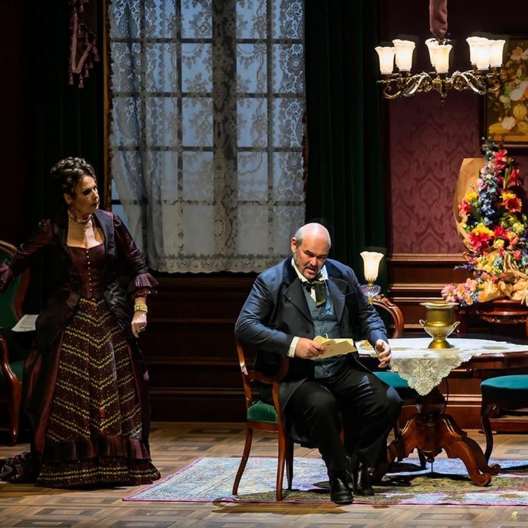 Doris Soffel as Adelaide, Albert Pesendorfer as Count Waldner, Jennifer Davis as Arabella, Heidi Stober as Zdenka
Bettina Stöß
