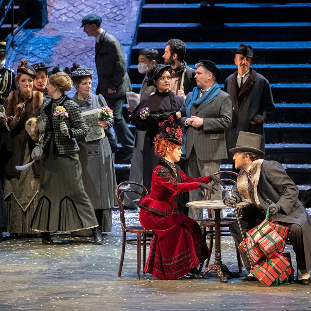 Meechot Marrero as Musetta, Burkhard Ulrich as Alcindoro
Bettina Stöß