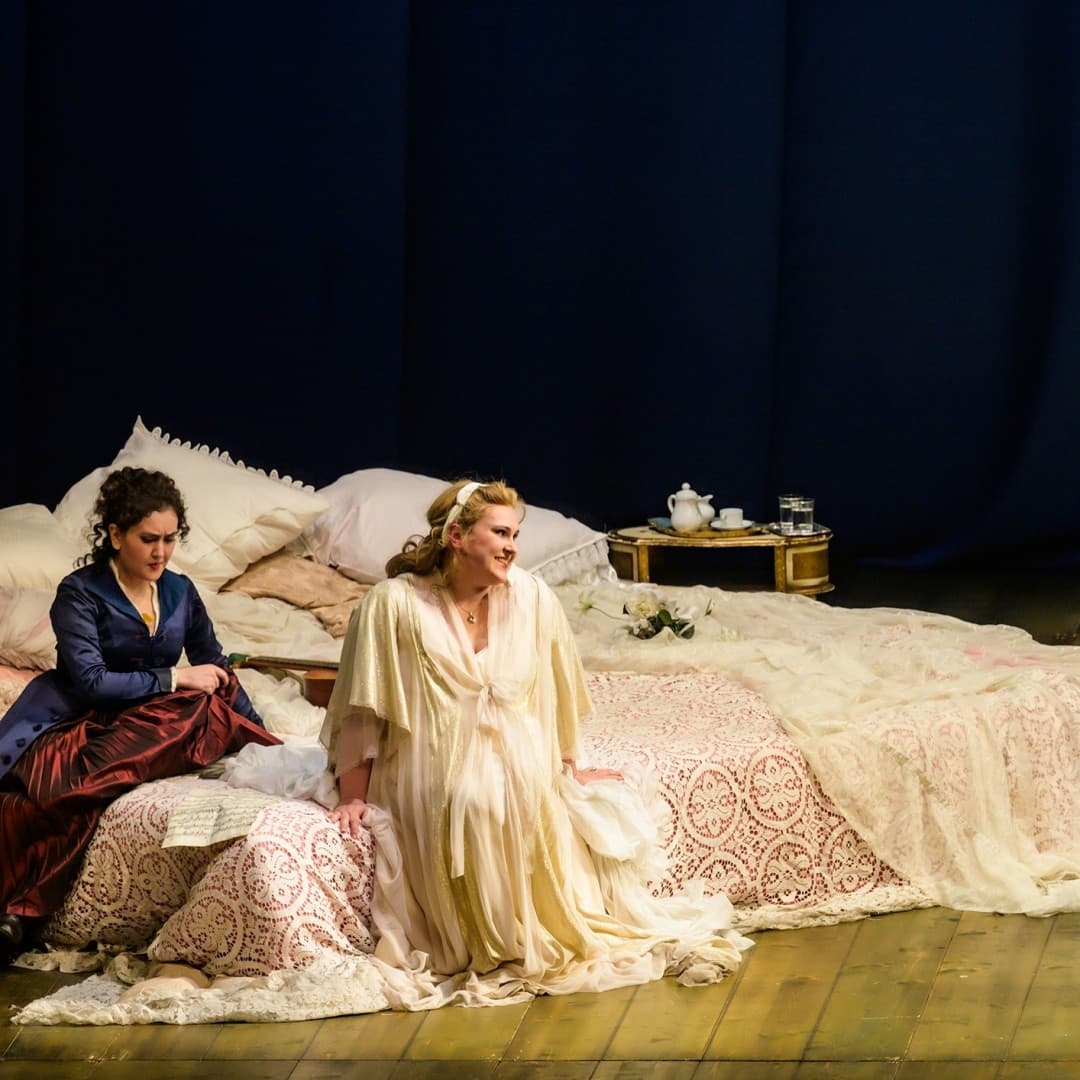 Maria Motolygina as Gräfin Almaviva, Lilit Davtyan as Susanna, Meechot Marrero as Cherubino
Bettina Stöß