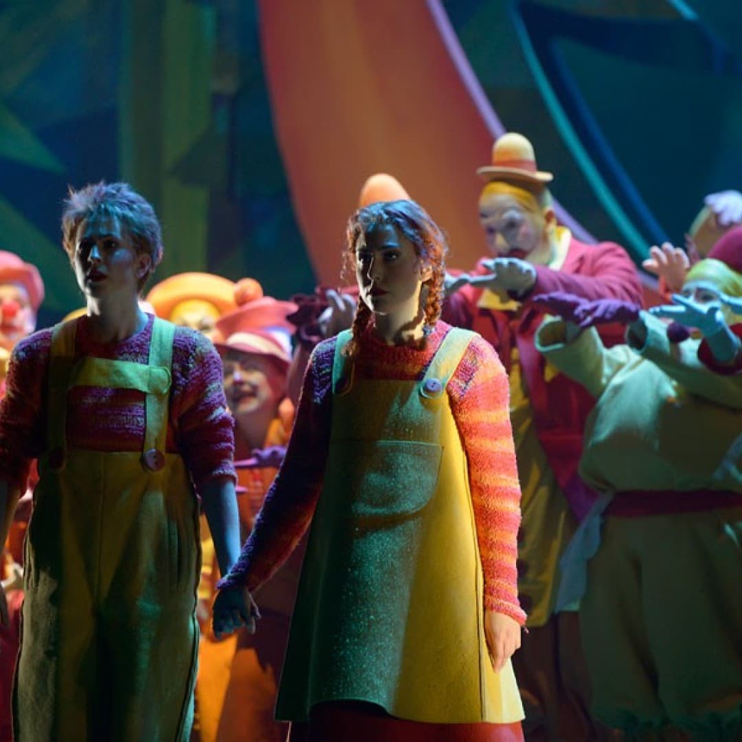 Stephanie Lauricella as Hansel, Kim-Lillian Strebel as Gretel and the clowns, played by our extras.
