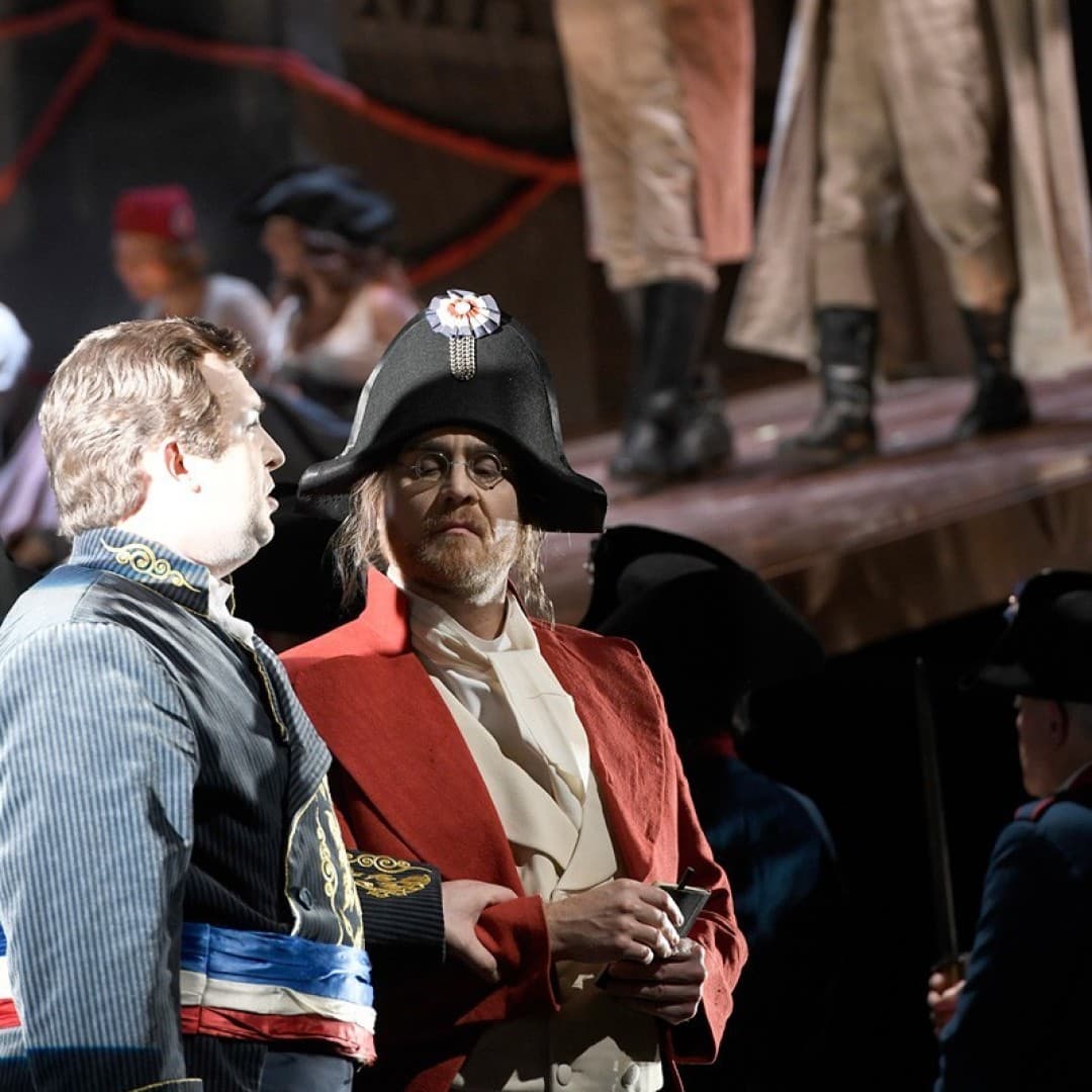 Martin Muehle as Andrea Chenier, Ievgen Orlov as Roucher, Roman Burdenko as Charles Gérard, Burkhard Ulrich as Incroyable
Bettina Stöß