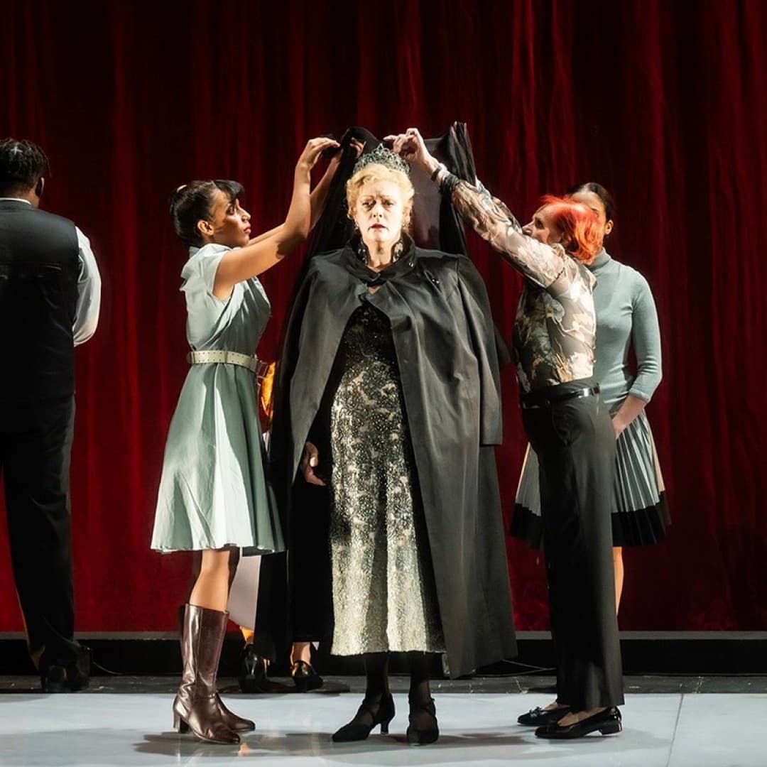 Catherine Foster as Turandot a. o.
Bettina Stöß