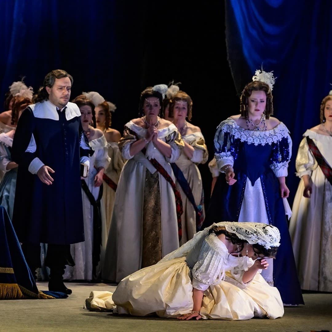Thomas Cilluffo as Arturo, Gerard Farreras as Raimondo, Adela Zaharia as Lucia, Karis Tucker as Alisa