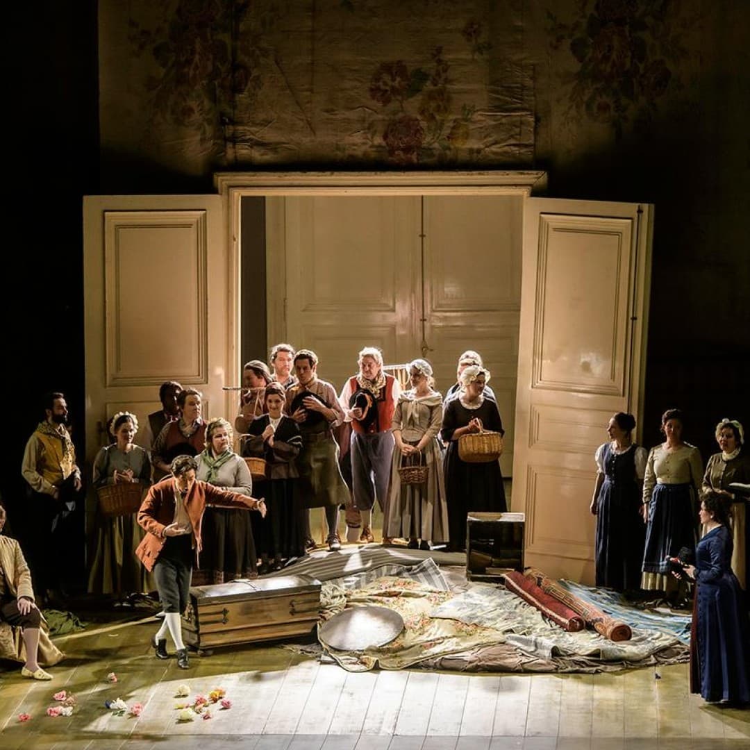 Thomas Lehman as Count Almaviva, Meechot Marrero as Cherubino, Lilit Davtyan as Susanna, Burkhard Ulrich as Don Basilio, Byung Gil Kim as Figaro and the chorus of the Deutsche Oper Berlin
Bettina Stöß