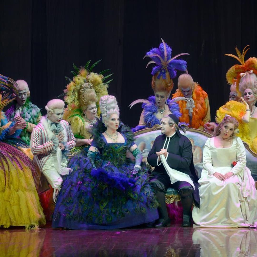 Dong-Hwan Lee as Pierre Fléville, Annika Schlicht as Countess de Coigny, Attilio Glaser as Abbé, María José Siri as Madeleine de Coigny
Bettina Stöß