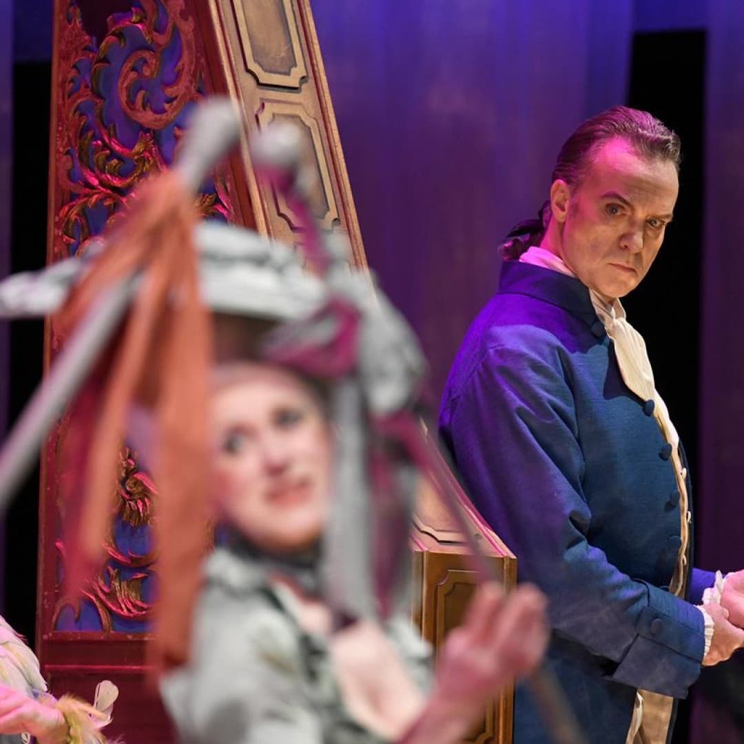 Martin Muehle as Andrea Chenier
Bettina Stöß