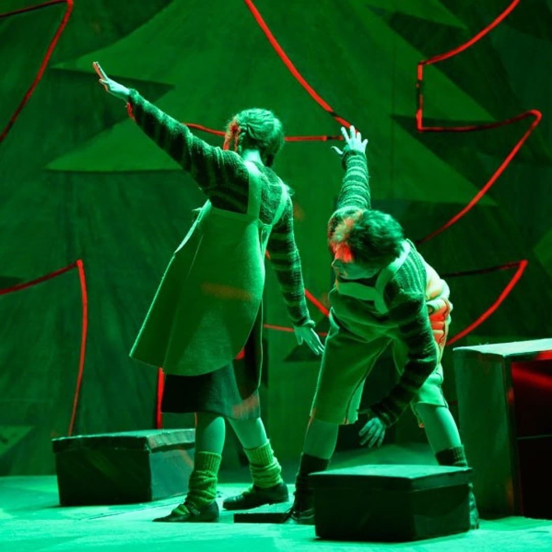 Stephanie Lauricella as Hänsel, Kim-Lillian Strebel as Gretel
Bettina Stöß