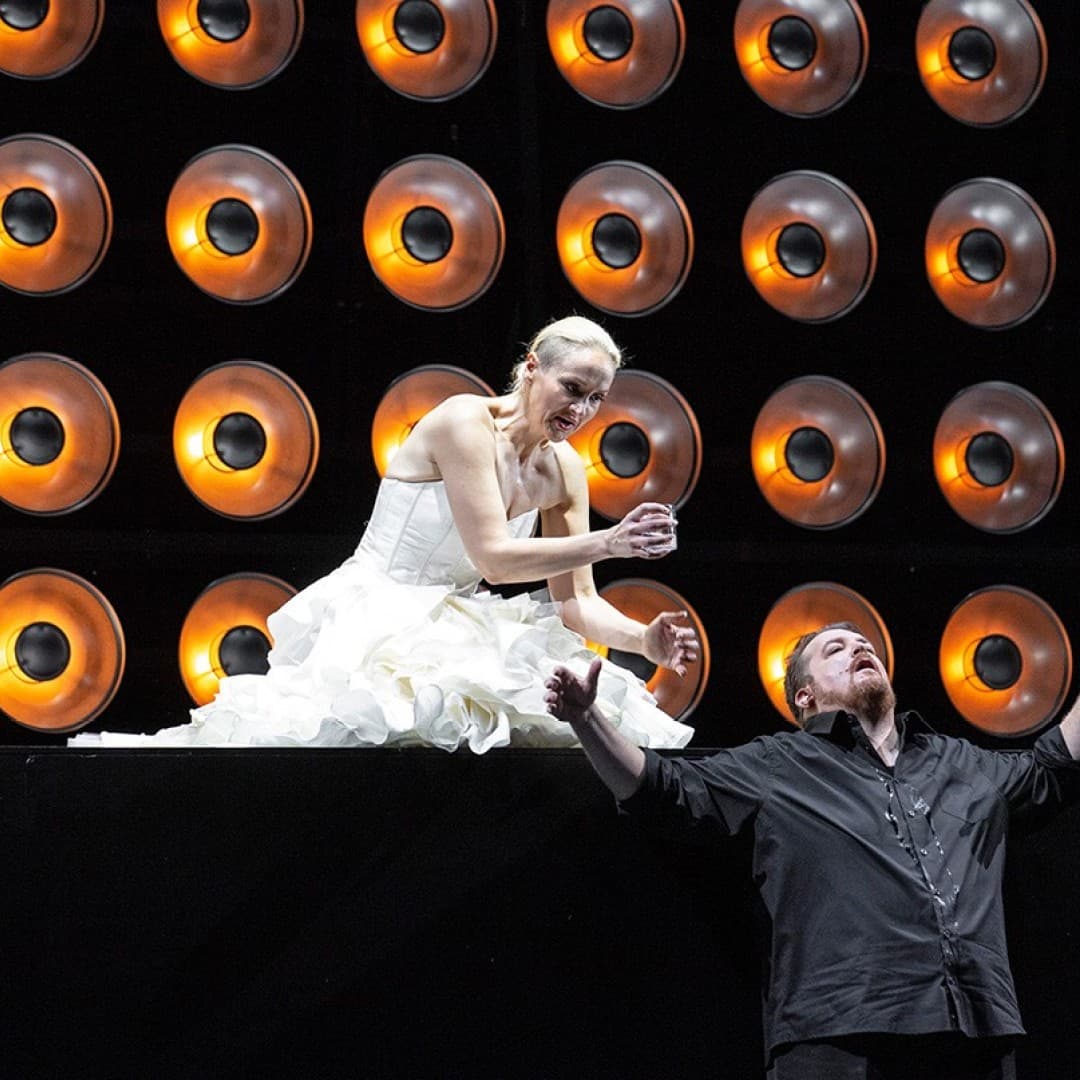 Clay Hilley and Elisabeth Teige as Tristan and Isolde
Bernd Uhlig