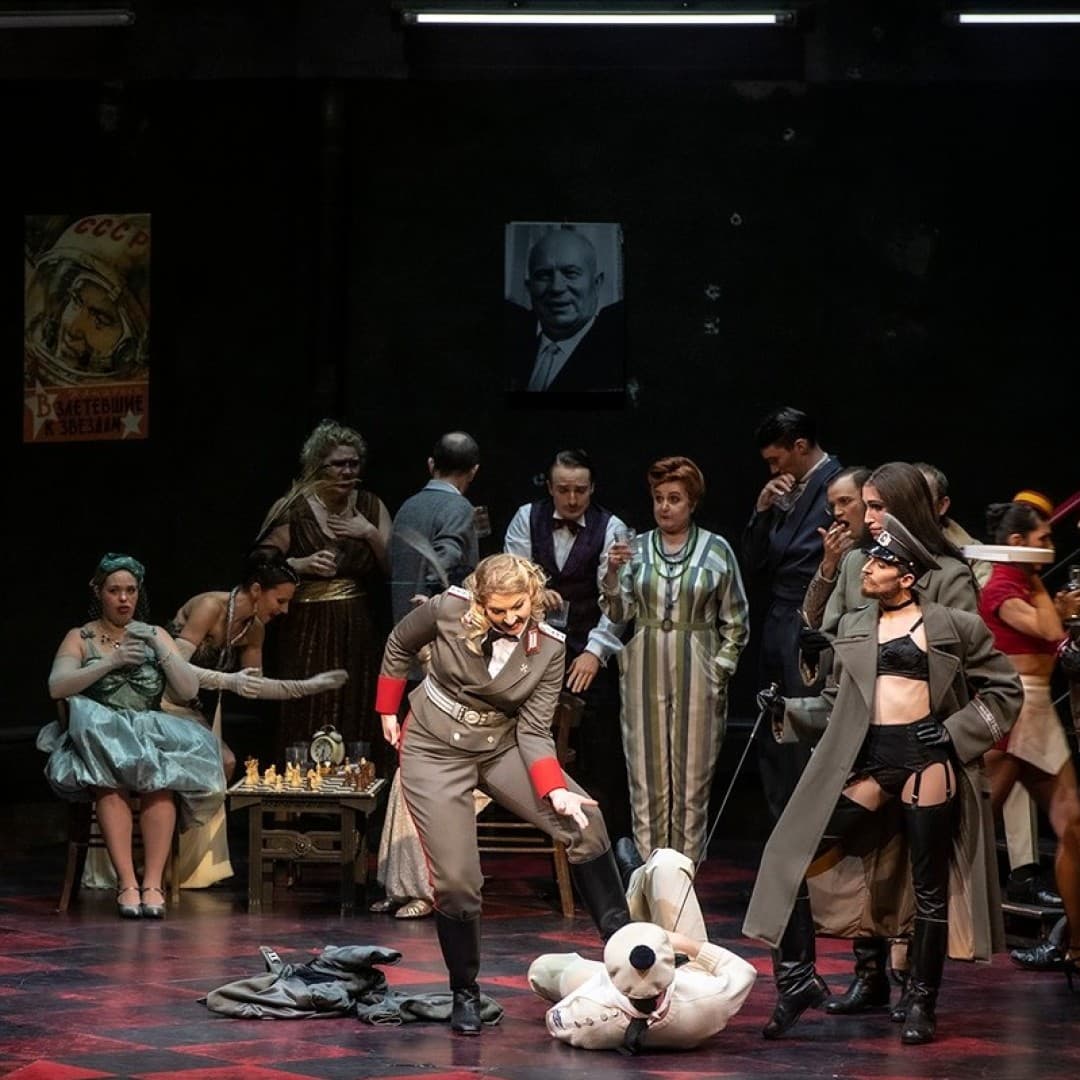 Annika Schlicht as Prinz Orlofsky et al.
Bettina Stöß