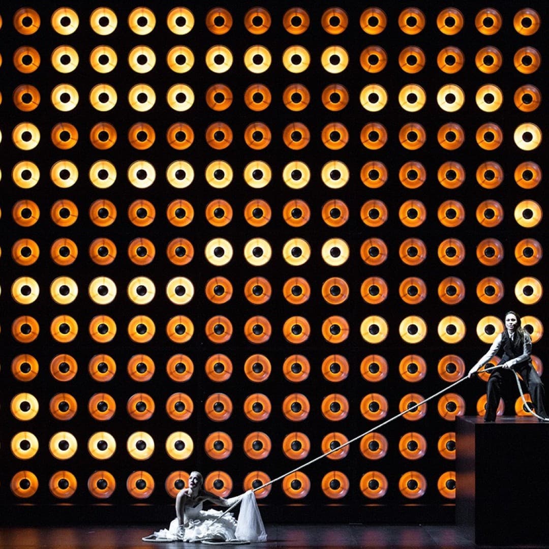 Elisabeth Teige as Isolde, Irene Roberts as Brangäne
Bernd Uhlig