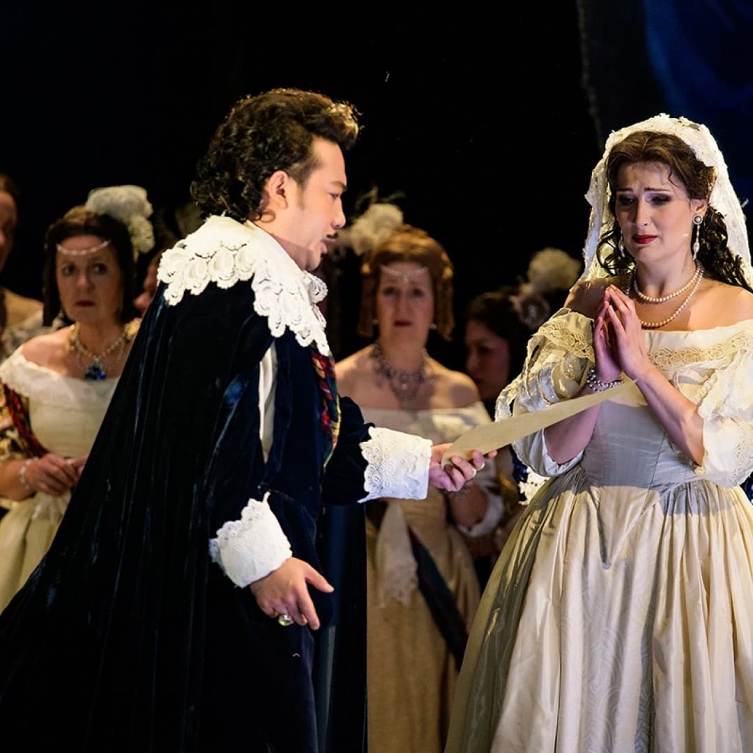 Long Long as Edgardo, Adela Zaharia as Lucia