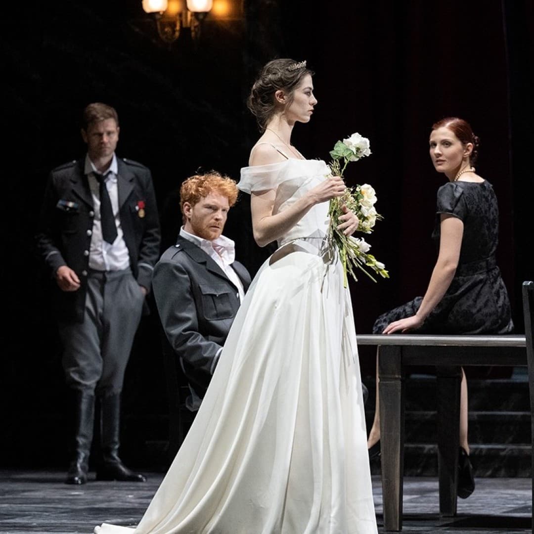 Doke Pauwels as Queen
Monika Rittershaus