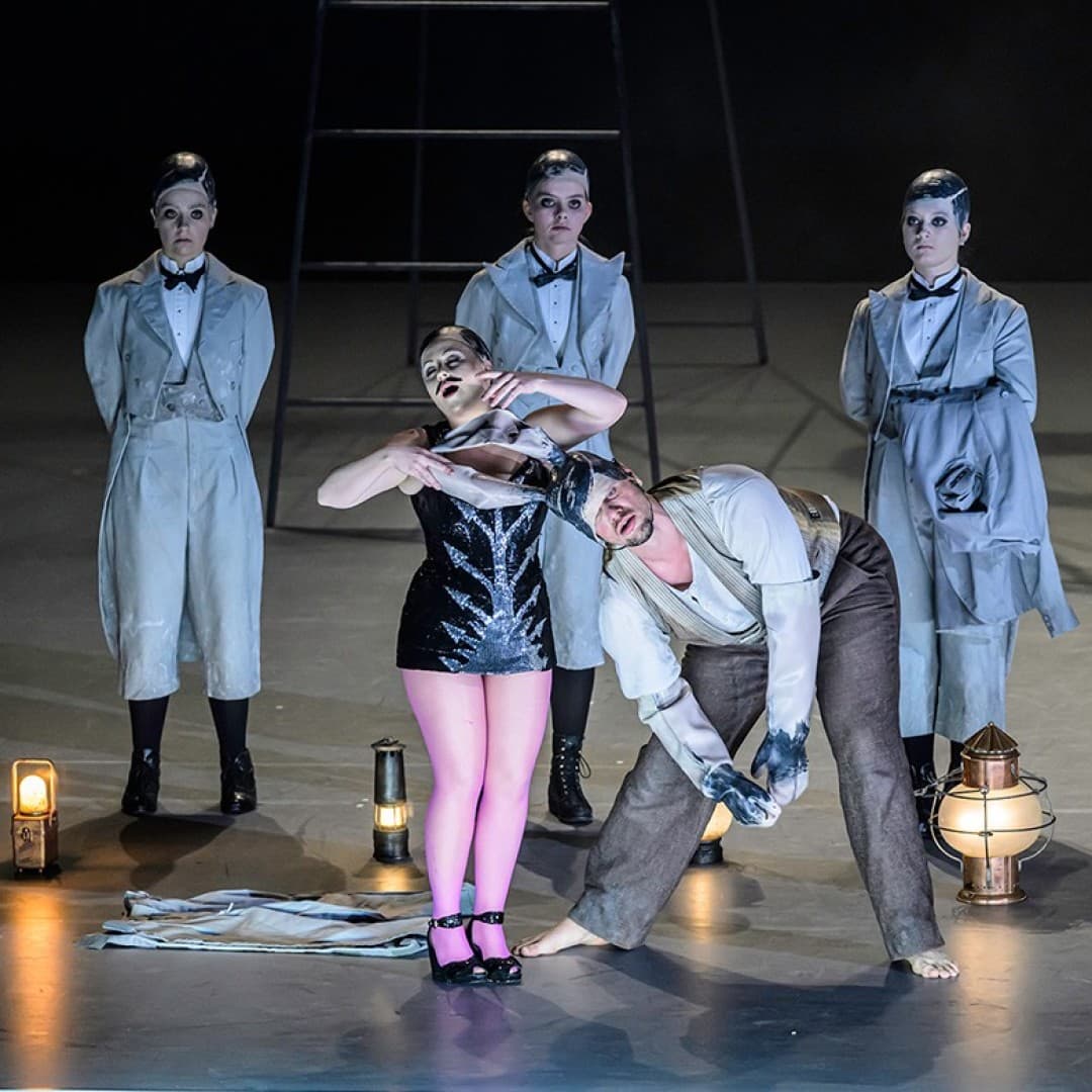 Selina-Sophie Nüsse as Cobweb, Mathilda Carl as Peaseblossom, Sara Audibussio as Mustardseed
Ella Williamson as Moth, Alexandra Oomens as Tytania, Patrick Guetti as Bottom
Bettina Stöß