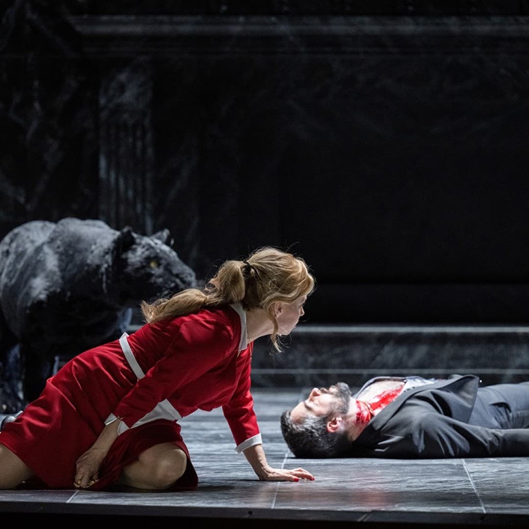 Elisabet Strid as Els, Seth Carico as Squire
Monika Rittershaus