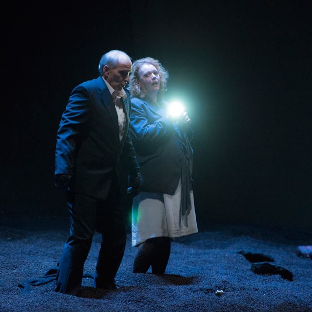 Jürgen Müller as Aegisth, Catherine Foster as Elektra