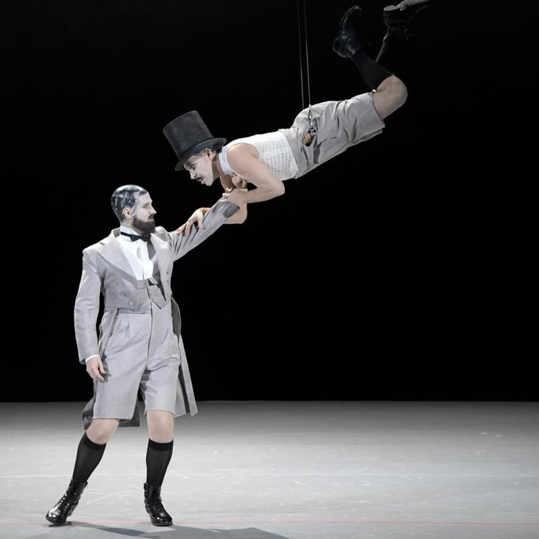 James Hall as Oberon, Jami Reid-Quarrell as Puck
Bettina Stöß