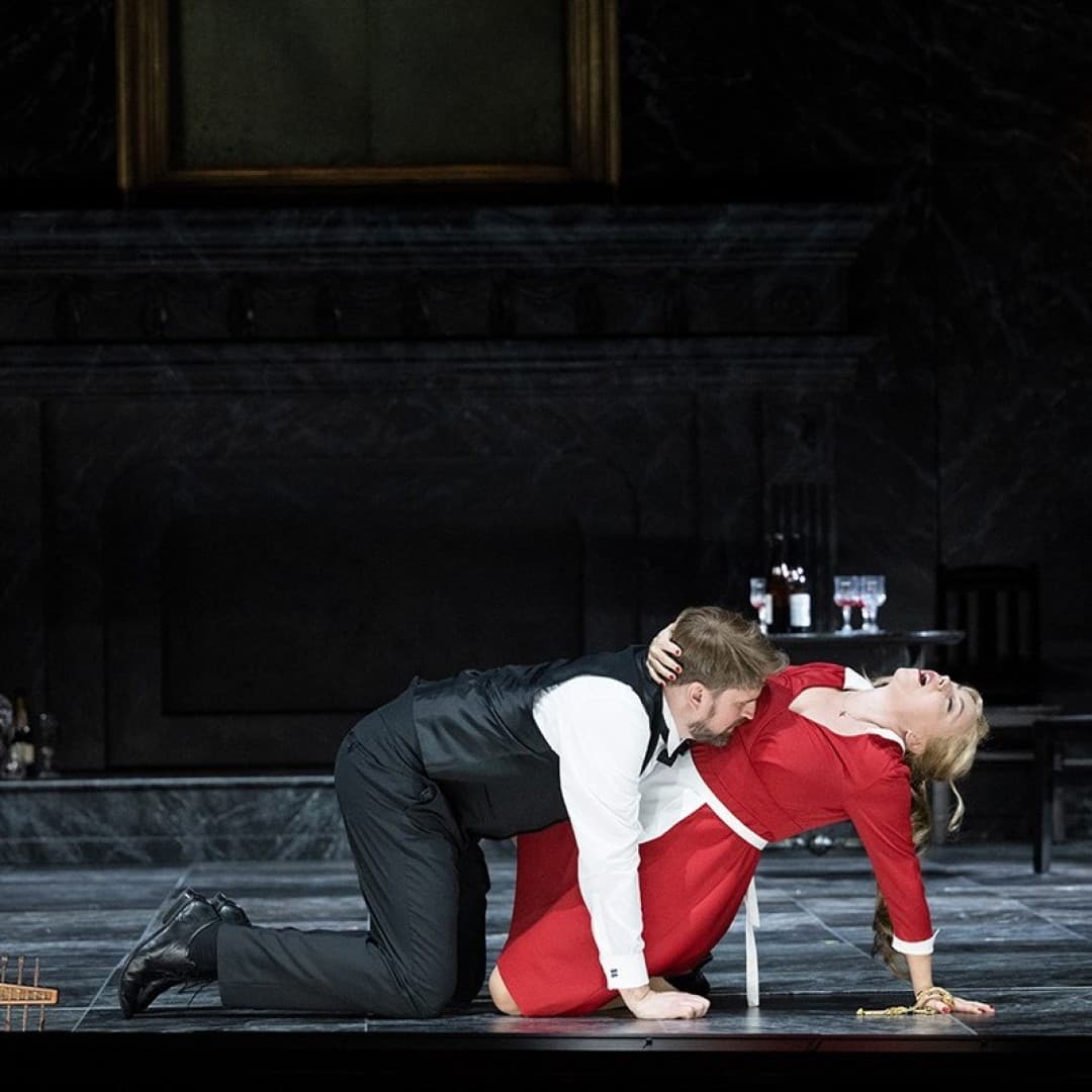 Daniel Johansson as Elis, Elisabet Strid as Els
Monika Rittershaus