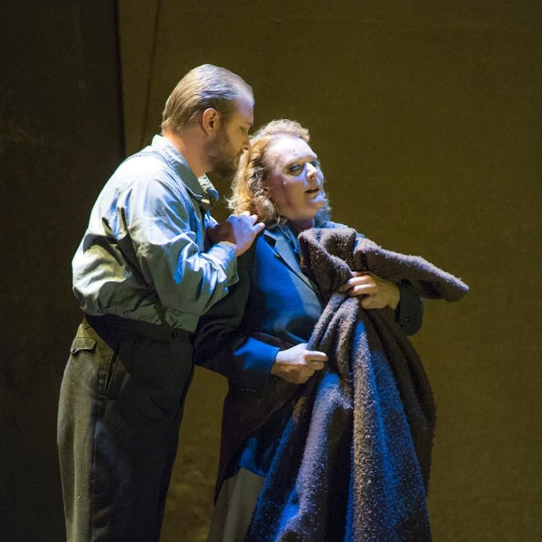 Tobias Kehrer as Orest, Catherine Foster as Elektra